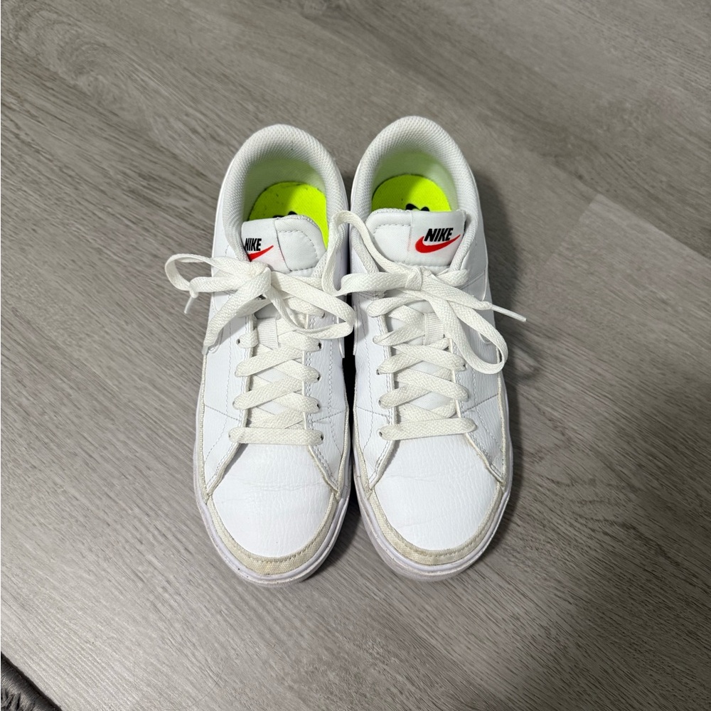 Women’s Nike Court Legacy